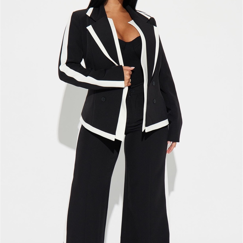 Women pantsuit, wide leg tuxedo style pants black/white NWT